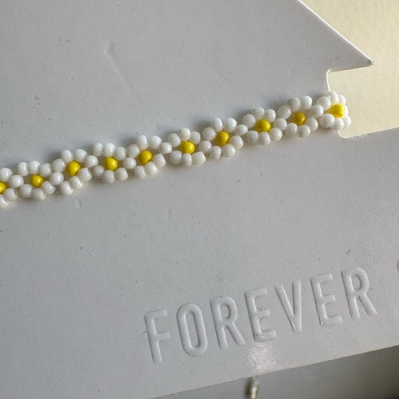Forever 21 Daisy Choker Necklace – New with Tag - Picture 10 of 11